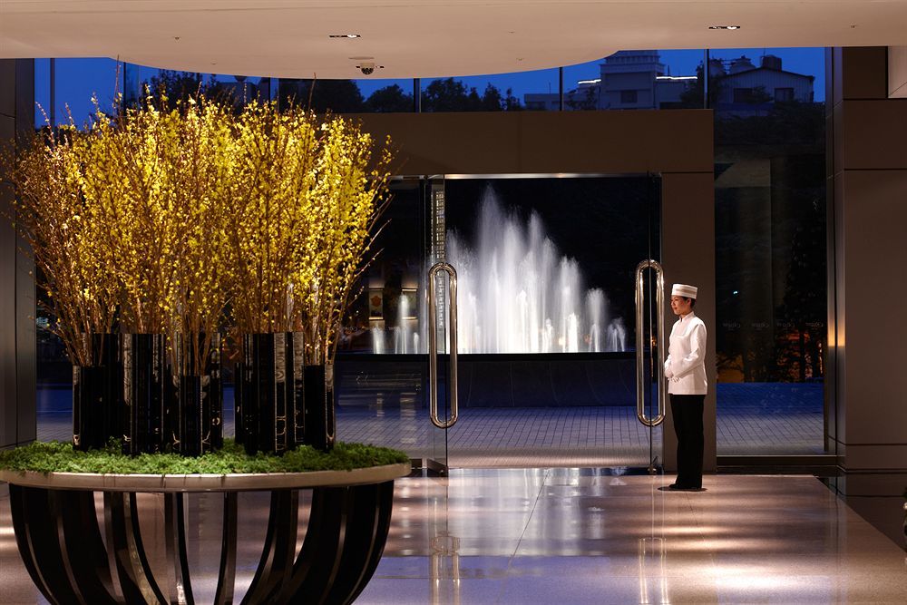 Hotel Regent Taipéi Exterior foto Entrance to the hotel