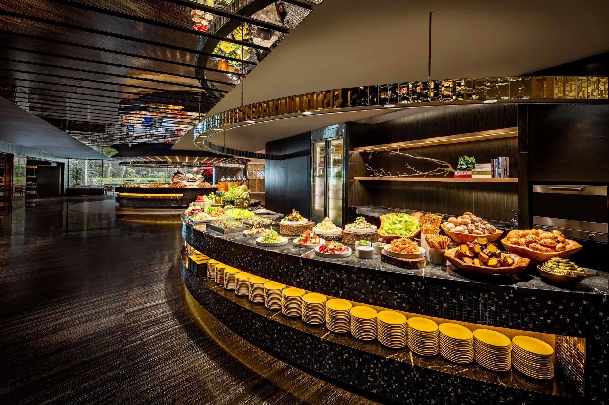 Hotel Regent Taipéi Exterior foto The buffet at the restaurant